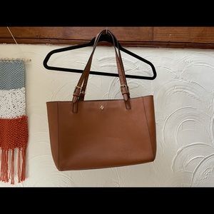 Brown shoulder bag